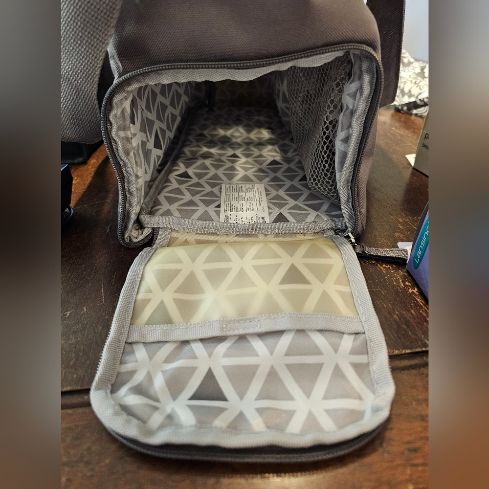 Dr. Brown's Gray Pump Bag + Medela Pump, Cover and Acessories - Picture 7 of 8